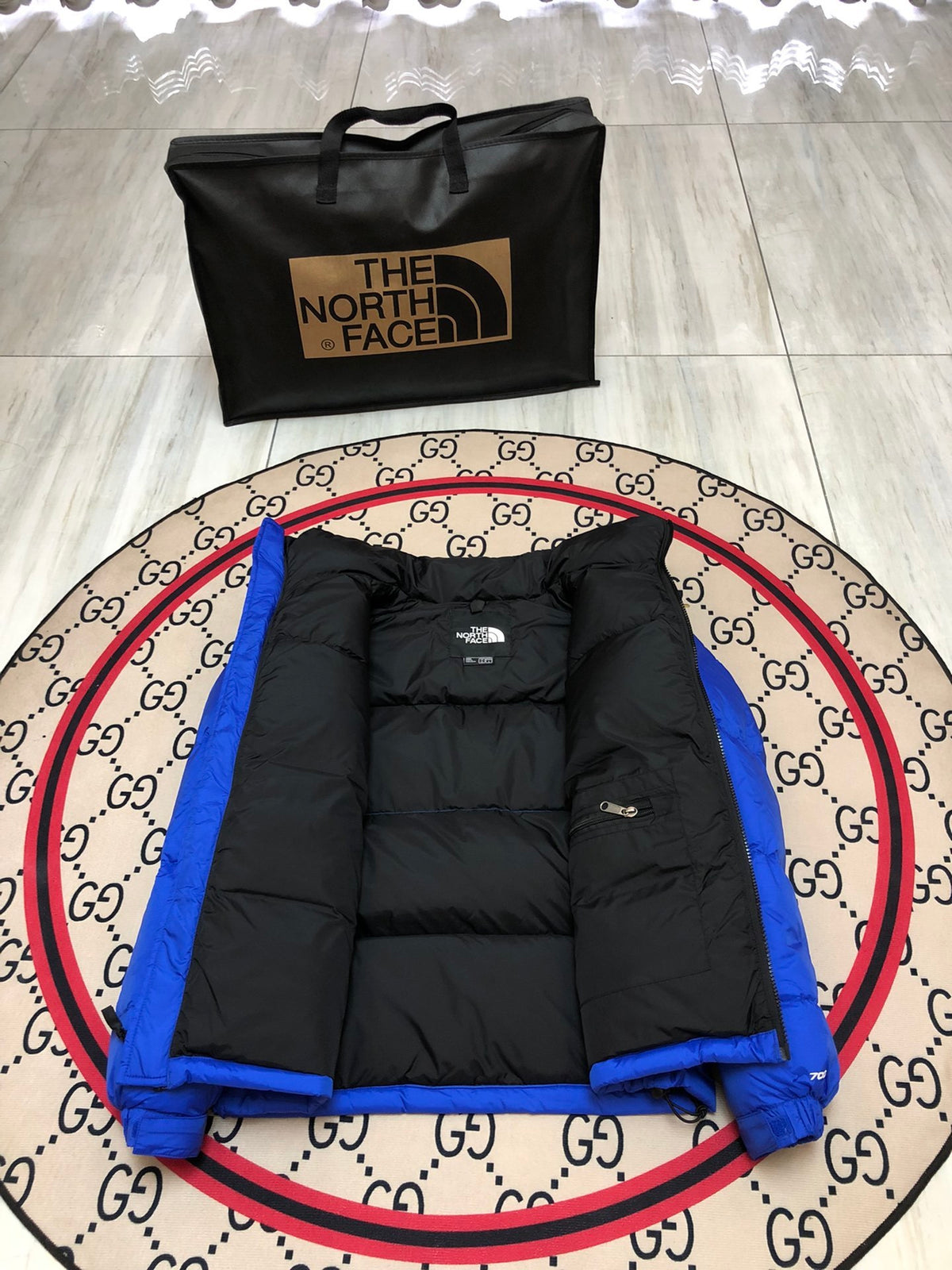 The North Face Men's Royal Blue 700-Fill Nuptse Down Jacket – Contrast Black Collar Classic Wide-Baffle Puffer