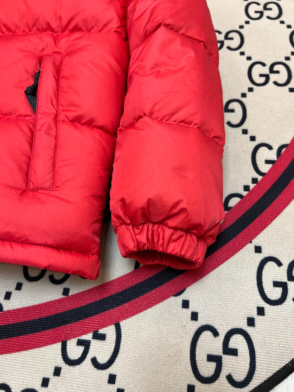 The North Face Men's Fiery Red 700-Fill Nuptse Down Jacket – Contrast Black Collar Classic Wide-Baffle Puffer