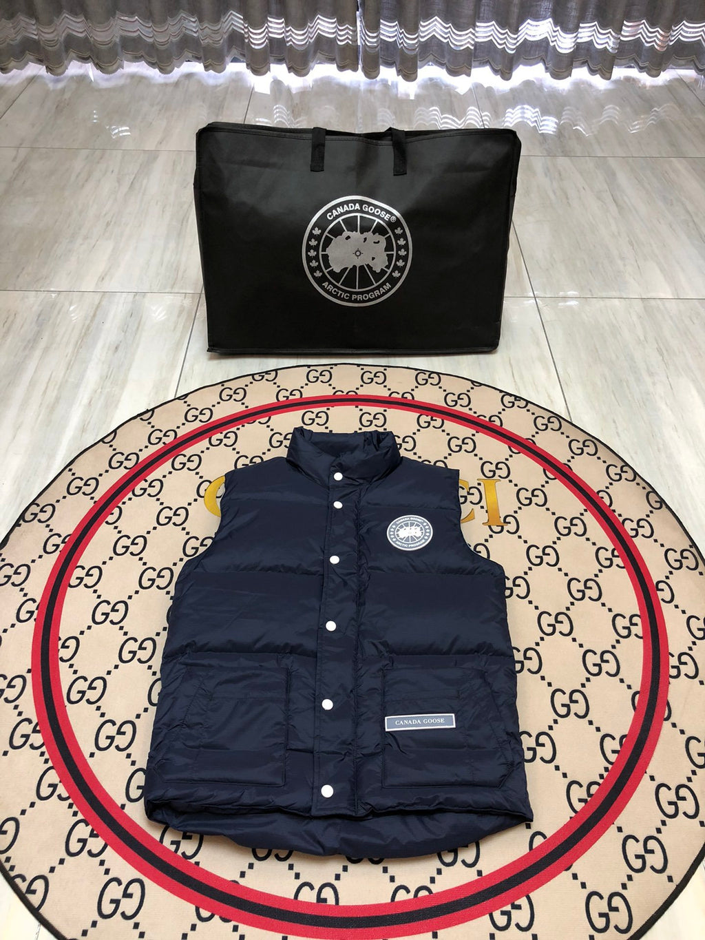 Canada Goose Men's Navy Down Vest – Freestyle Crew Sleeveless Puffer Jacket