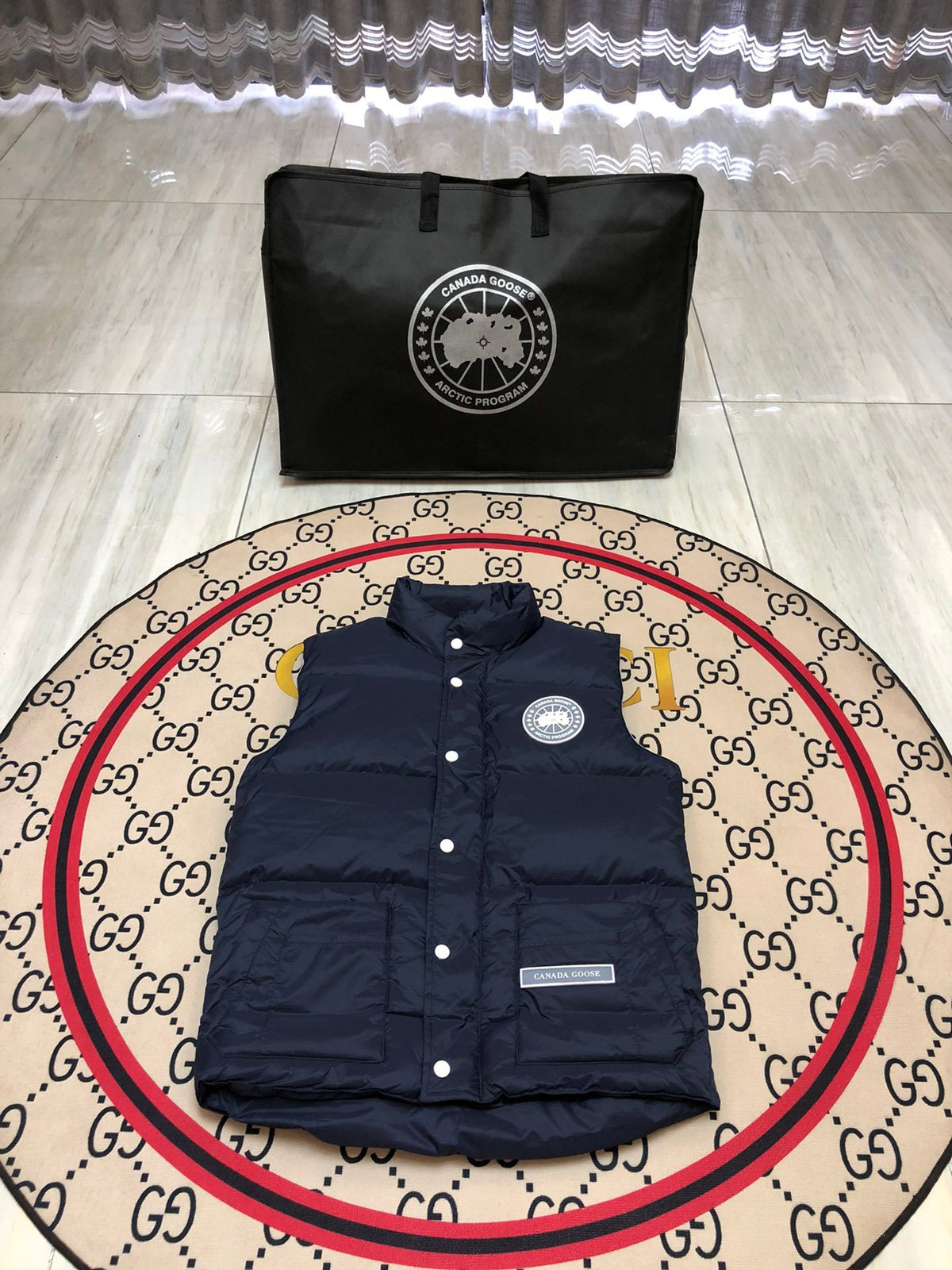 Canada Goose Men's Navy Down Vest – Freestyle Crew Sleeveless Puffer Jacket