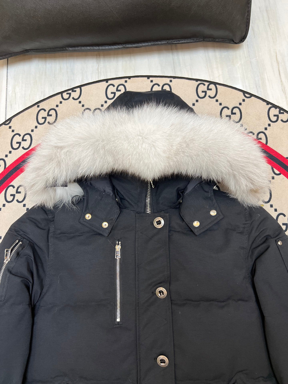 Moose Knuckles Women's Jet Black Stirling Down Jacket – White Fox Fur Trim Hood Silver MK Hook Snap-Button Short Puffer Coat