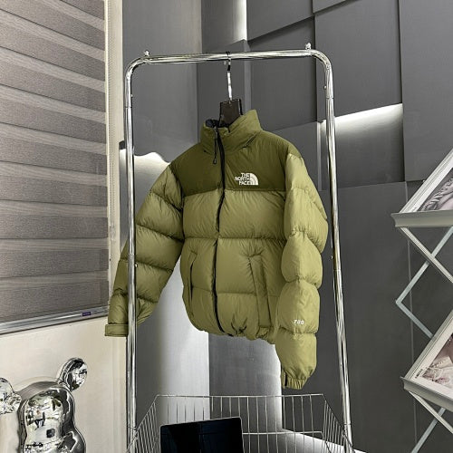 The North Face Men's Olive Green Two-Tone 700-Fill Down Jacket – Dark Olive Upper Light Olive Lower Wide-Baffle Puffer