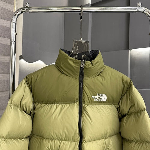 The North Face Men's Olive Green Two-Tone 700-Fill Down Jacket – Dark Olive Upper Light Olive Lower Wide-Baffle Puffer