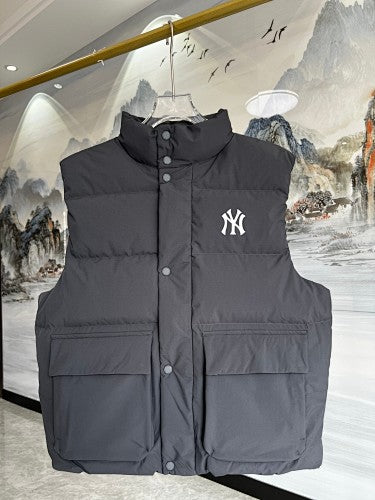 MLB Men's Black Down Vest – New York Yankees Embroidered Sleeveless Puffer Jacket
