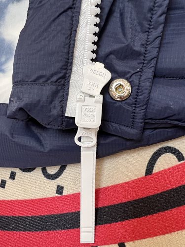 Canada Goose Men's Navy Down Vest – Freestyle Crew Sleeveless Puffer Jacket