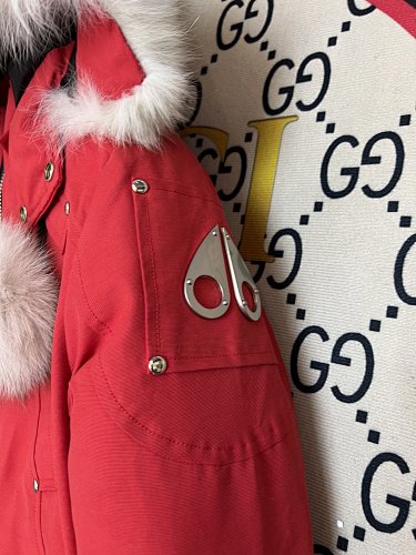 Moose Knuckles Women's Scarlet Red 3Q Parka – White Fox Fur Pom-Pom Trim Hood Gold MK Hook Ribbed Knit Cuff Short Down Coat