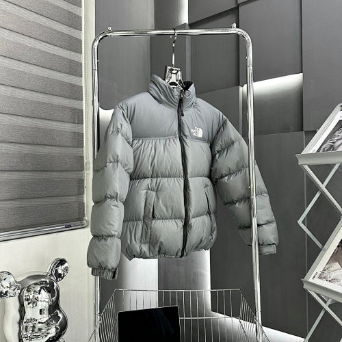 The North Face Men's Silver Grey 700-Fill Down Jacket – All-Over Solid Color Stand Collar Wide-Baffle Puffer
