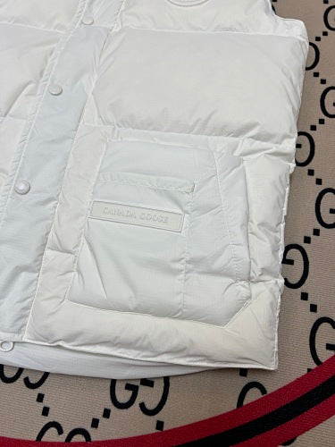 Canada Goose Men's White Down Vest – Freestyle Crew Sleeveless Puffer Jacket