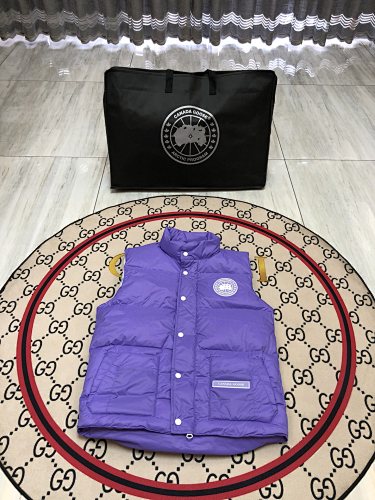 Canada Goose Men's Purple Down Vest – Freestyle Crew Sleeveless Puffer Jacket