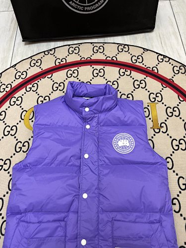 Canada Goose Men's Purple Down Vest – Freestyle Crew Sleeveless Puffer Jacket