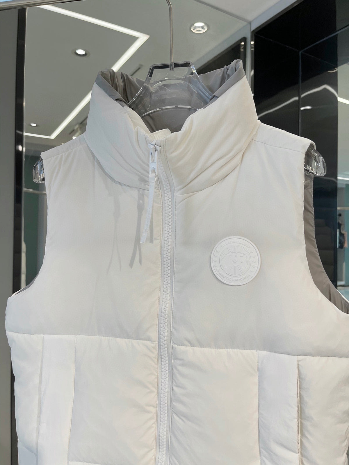 Canada Goose Women's White Down Vest – Freestyle Sleeveless Puffer Jacket