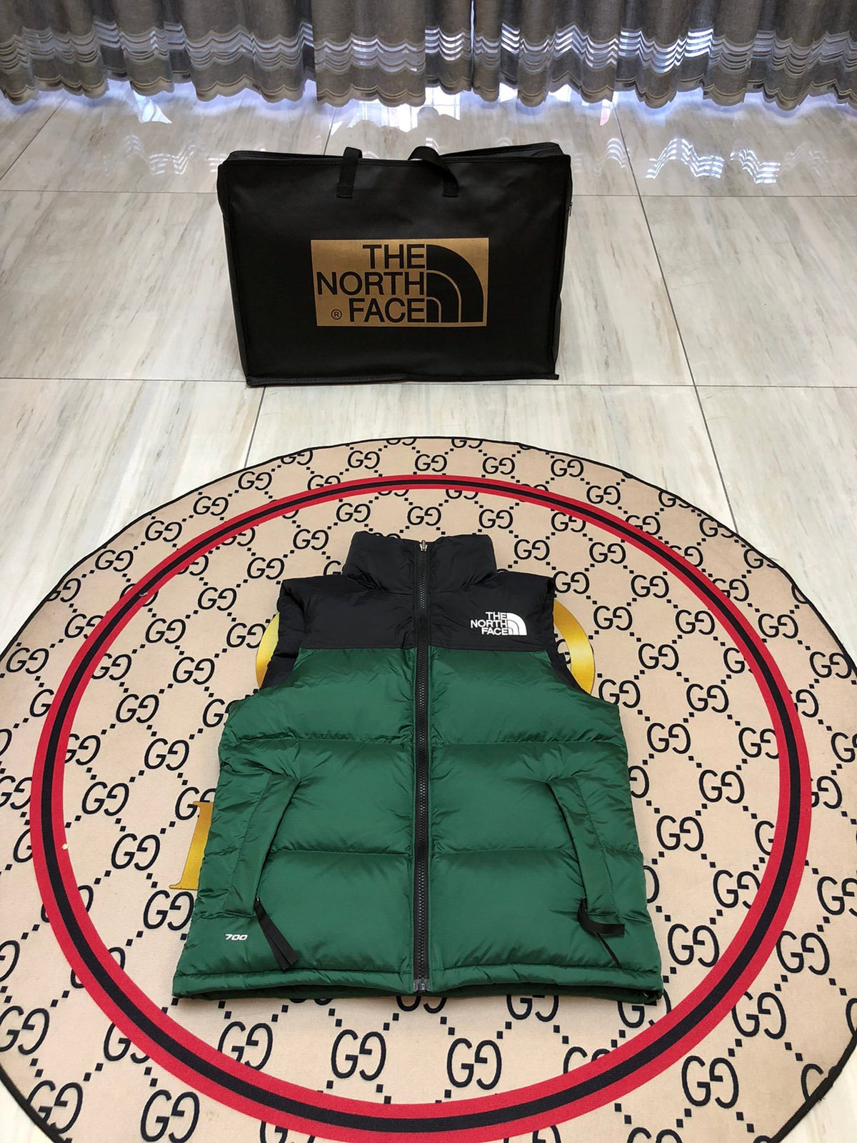 The North Face Men's Green Down Vest – 1996 Retro Nuptse Sleeveless Puffer Jacket