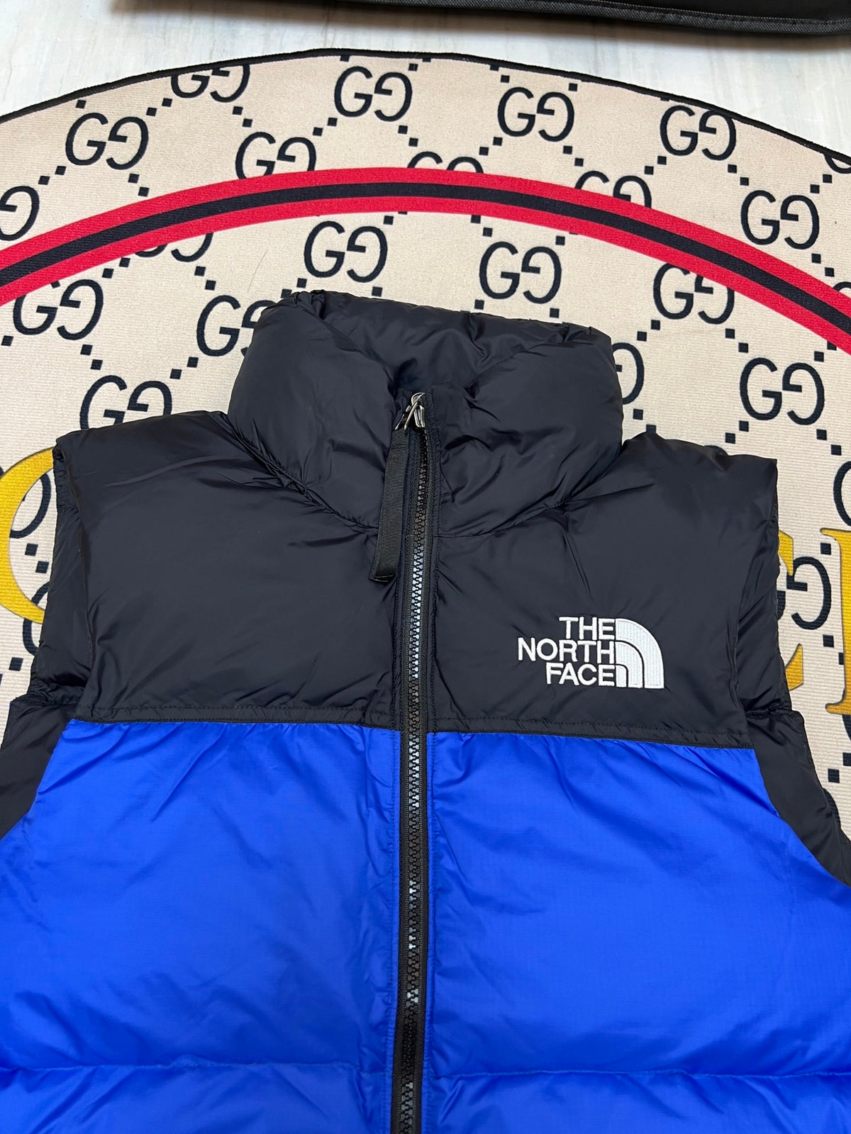 The North Face Men's Blue Down Vest – 1996 Retro Nuptse Sleeveless Puffer Jacket