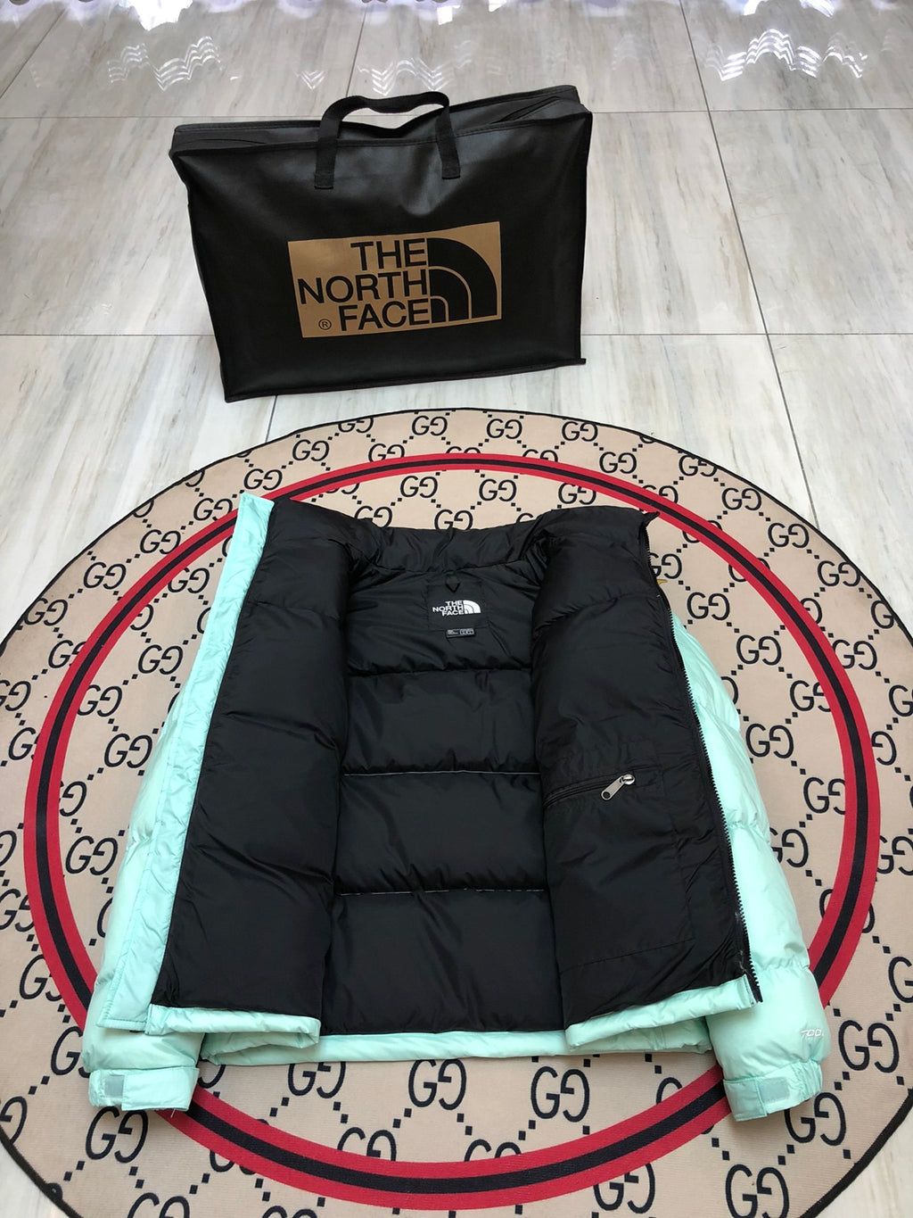 The North Face Men's Mint Green 700-Fill Nuptse Down Jacket – Contrast Black Collar Classic Wide-Baffle Puffer
