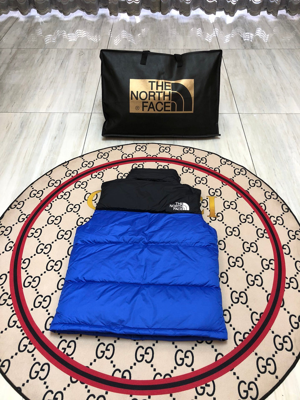 The North Face Men's Blue Down Vest – 1996 Retro Nuptse Sleeveless Puffer Jacket