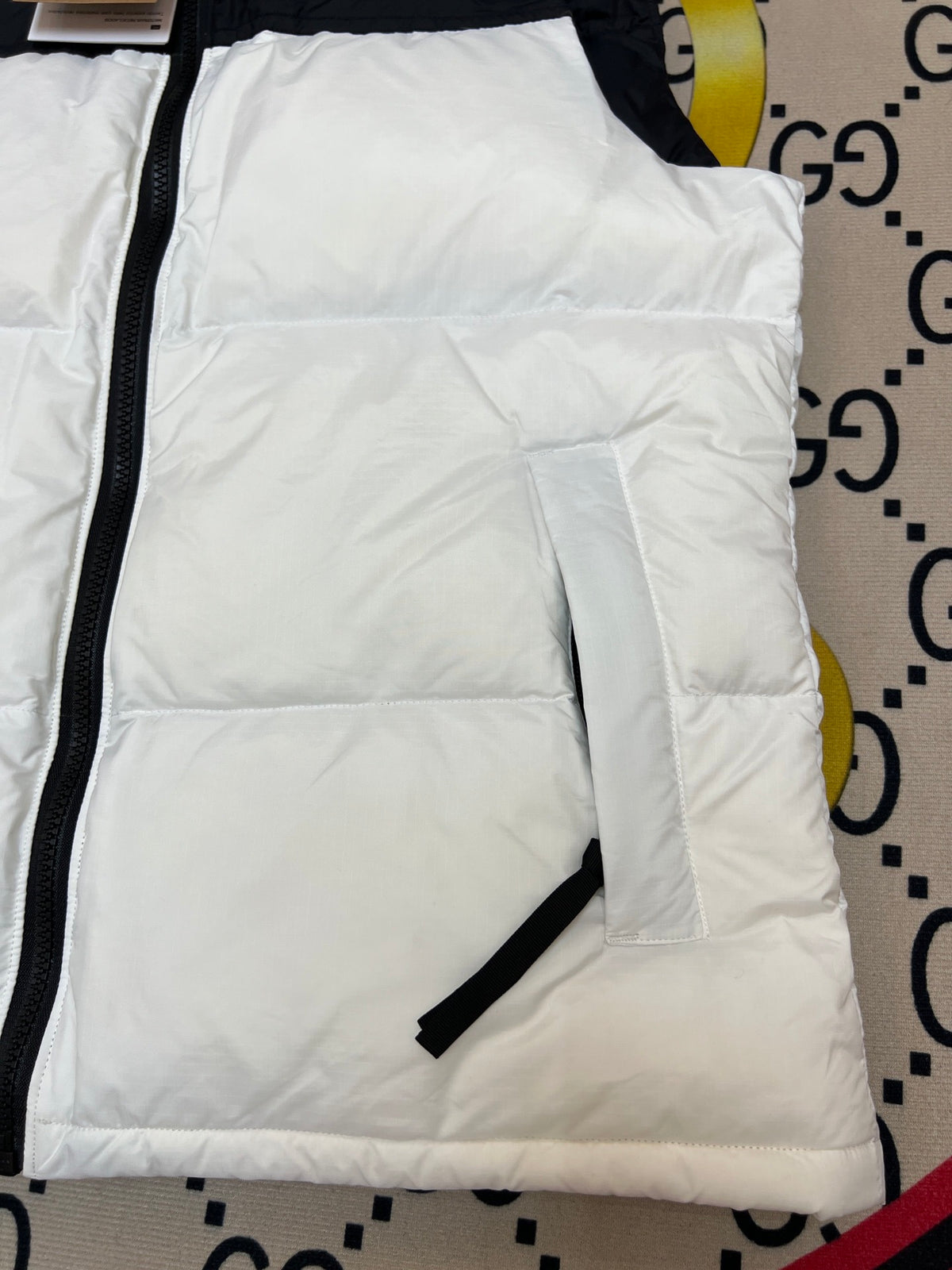 The North Face Men's White Down Vest – 1996 Retro Nuptse Sleeveless Puffer Jacket