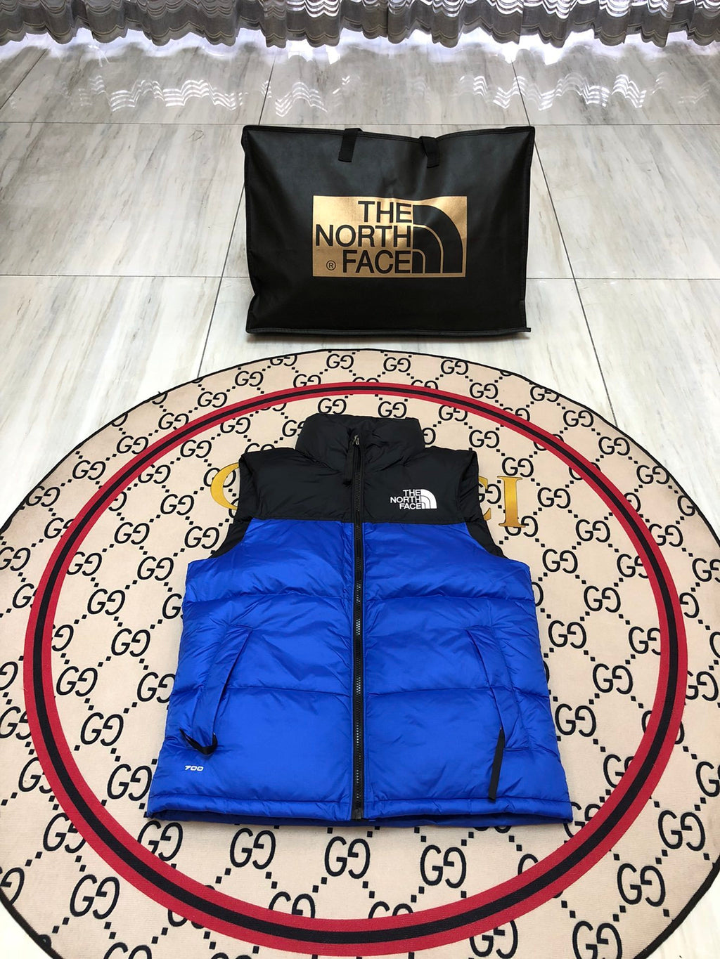 The North Face Men's Blue Down Vest – 1996 Retro Nuptse Sleeveless Puffer Jacket