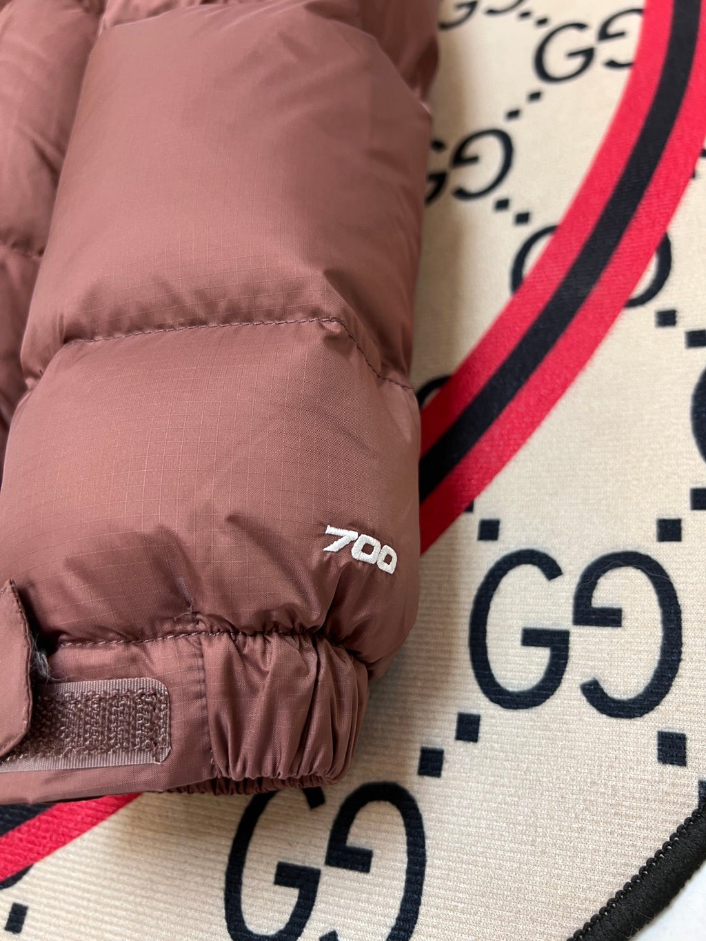 The North Face Men's Mocha Brown 700-Fill Nuptse Down Jacket – Contrast Dark Maroon Collar Classic Wide-Baffle Puffer