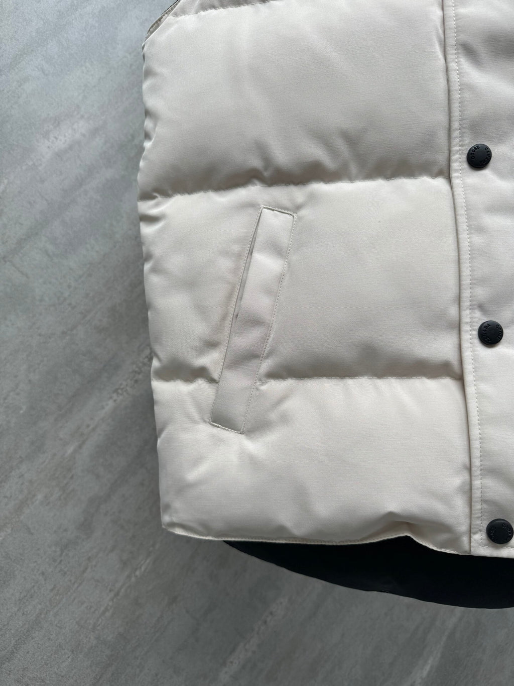 Canada Goose Men's Cream Down Vest – Freestyle Crew Sleeveless Puffer Jacket