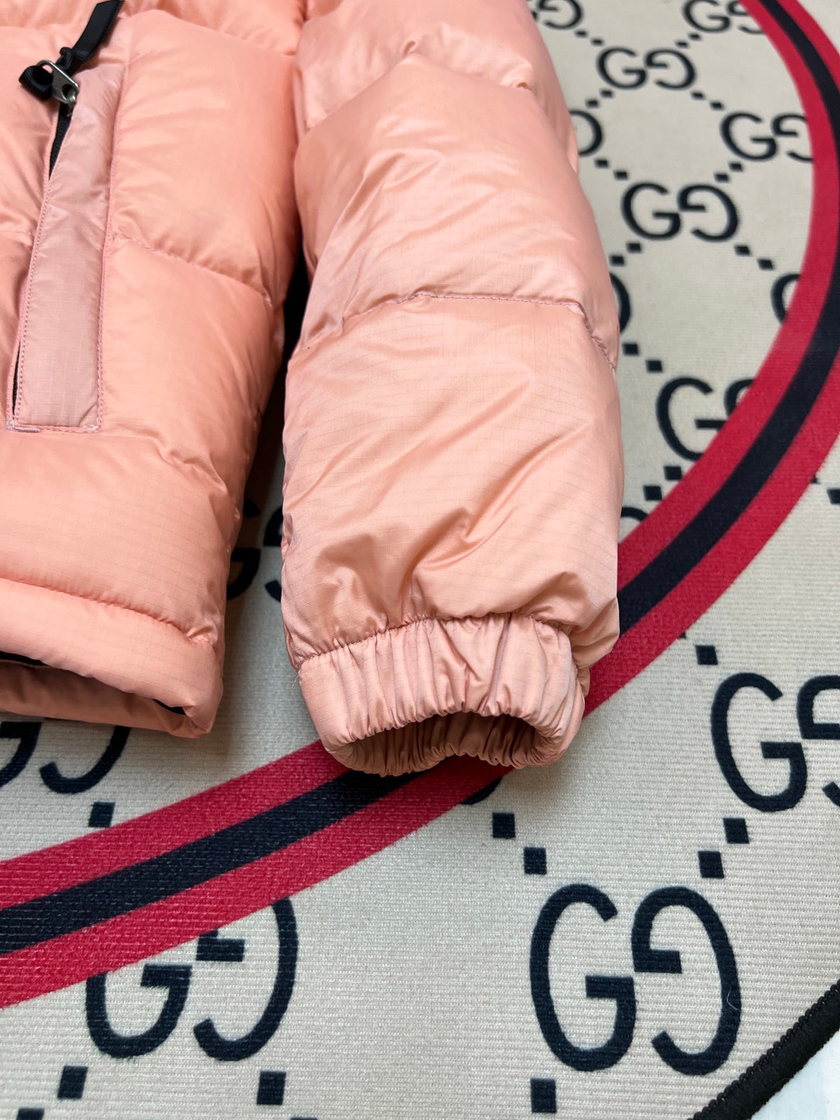 The North Face Men's Peach Pink 700-Fill Nuptse Down Jacket – Contrast Black Collar Classic Wide-Baffle Puffer