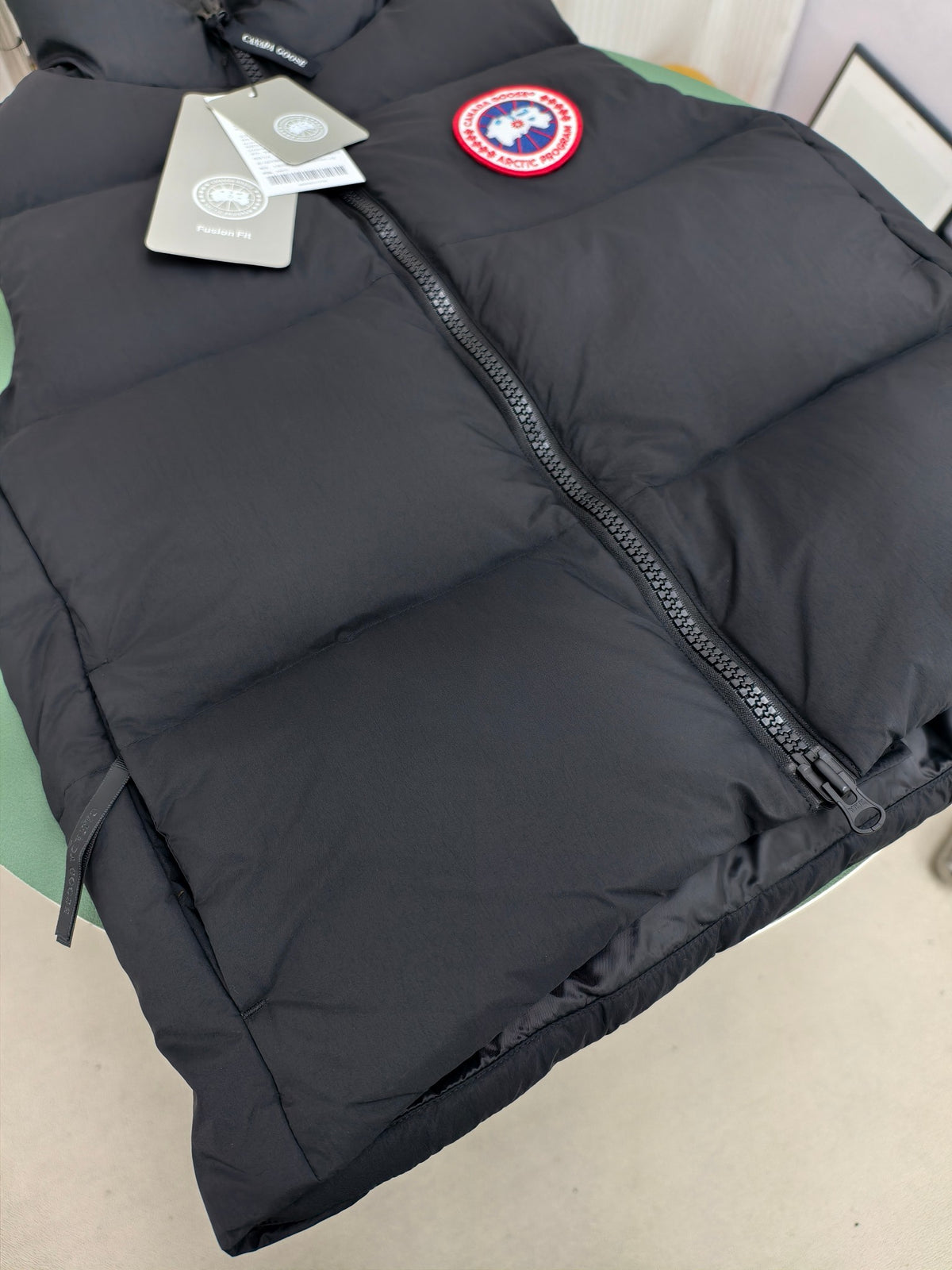Canada Goose Men's Black Down Vest – Lightweight Insulated Sleeveless Jacket