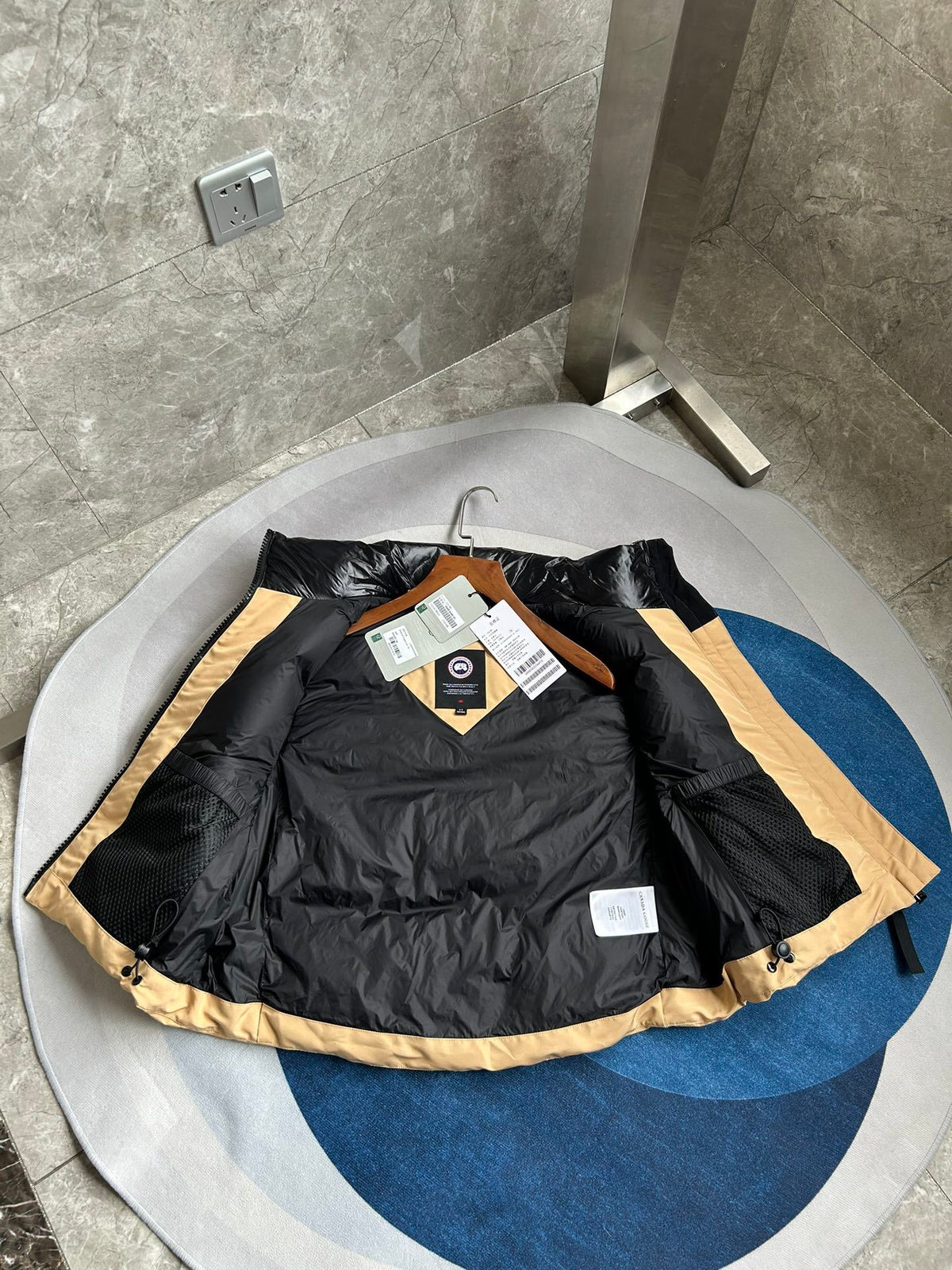 Canada Goose Women's Butter Yellow Down Vest – Freestyle Sleeveless Puffer Jacket