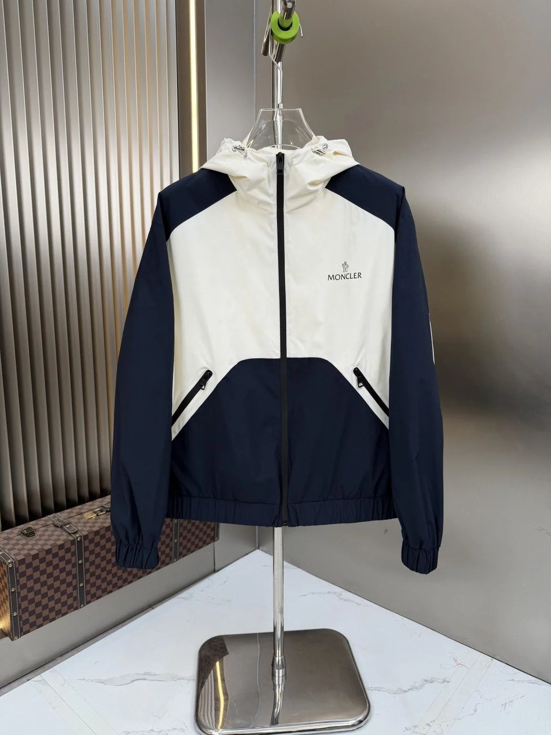 Moncler White & Navy Colorblock Hooded Lightweight Jacket – Two-Tone Nylon Zip-Up Windbreaker with Back Logo Print