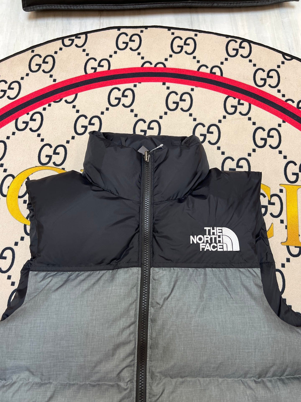 The North Face Men's Grey Down Vest – 1996 Retro Nuptse Sleeveless Puffer Jacket
