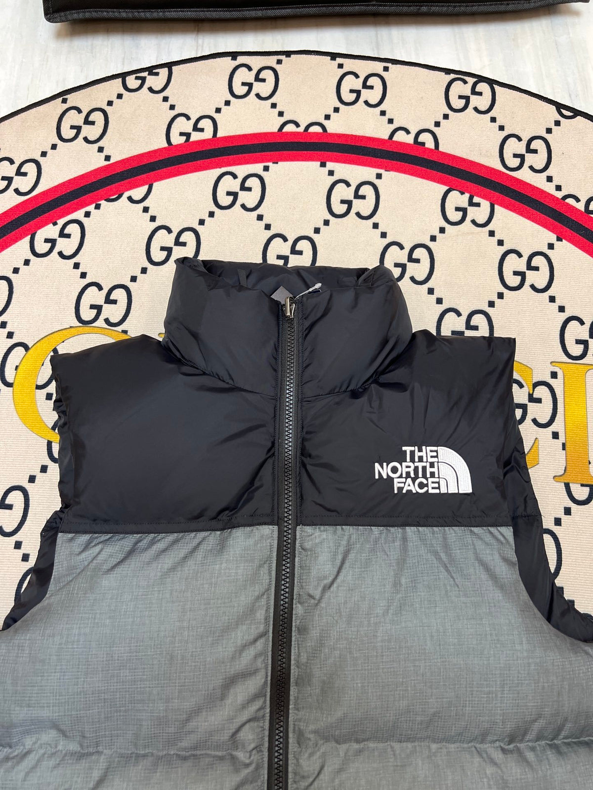 The North Face Men's Grey Down Vest – 1996 Retro Nuptse Sleeveless Puffer Jacket