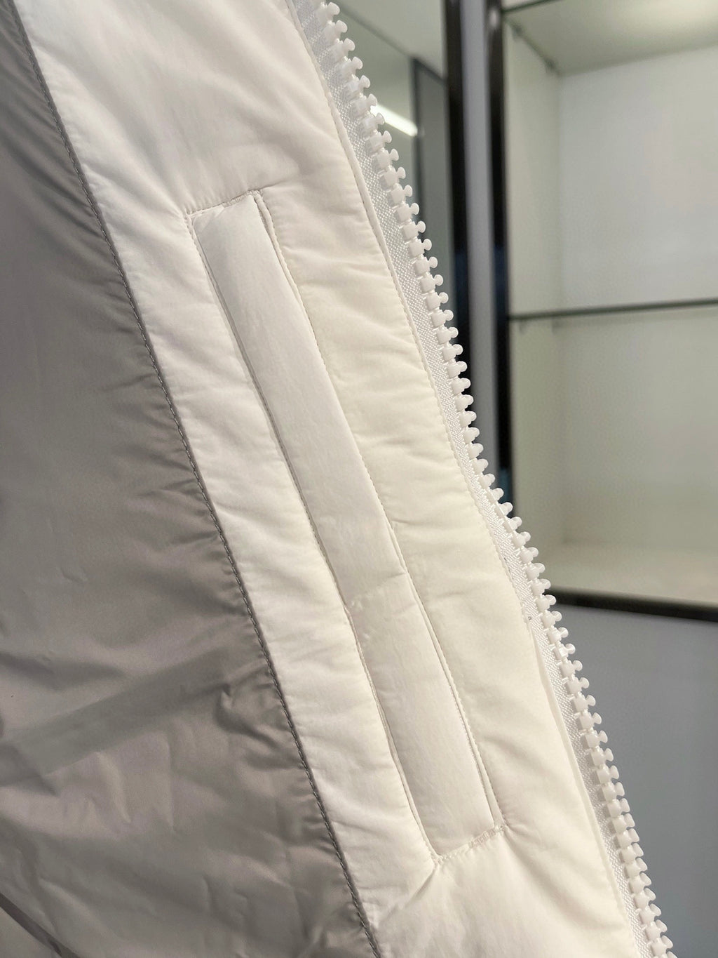 Canada Goose Women's White Down Vest – Freestyle Sleeveless Puffer Jacket