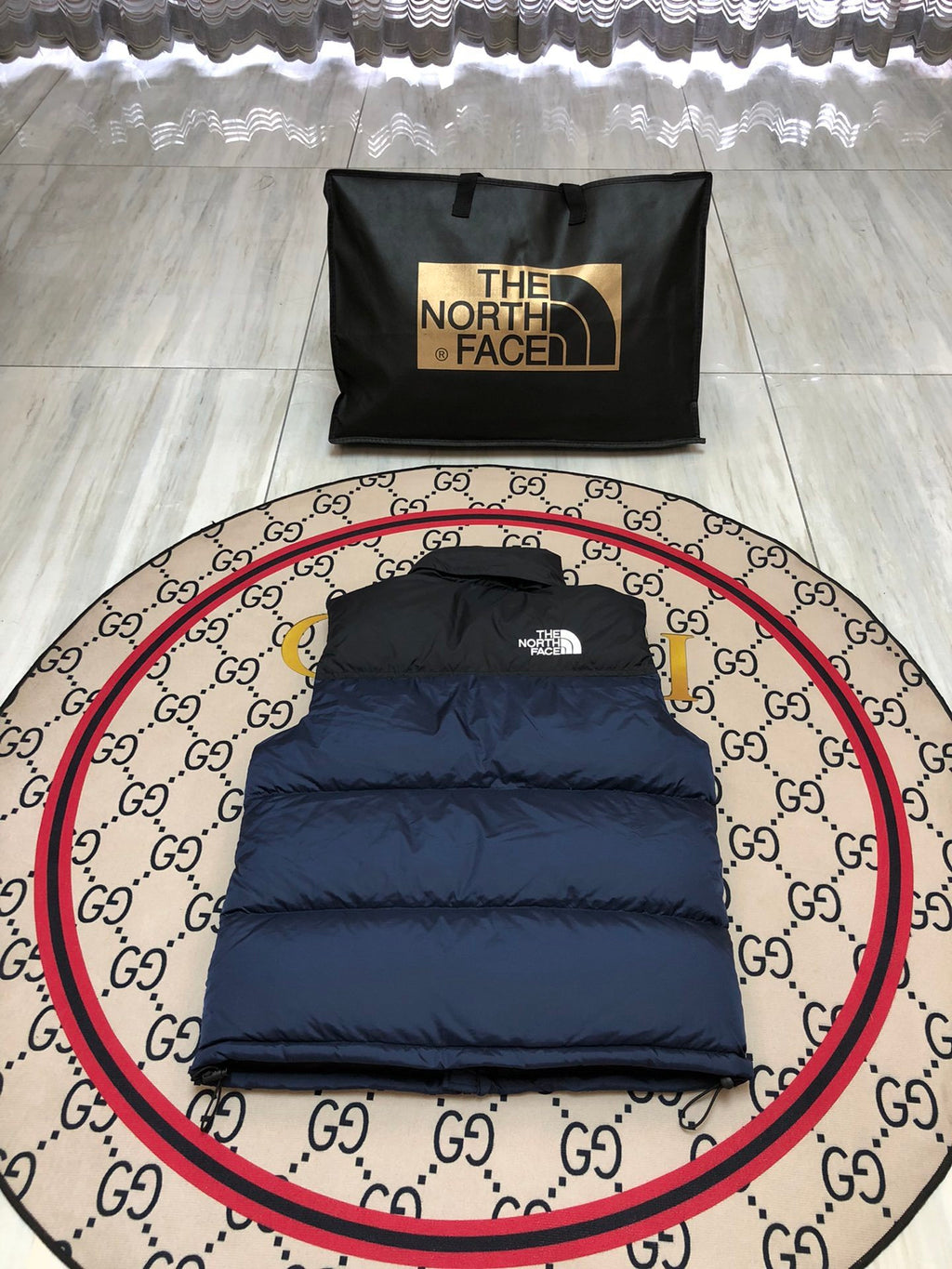 The North Face Men's Navy Blue Down Vest – 1996 Retro Nuptse Sleeveless Puffer Jacket
