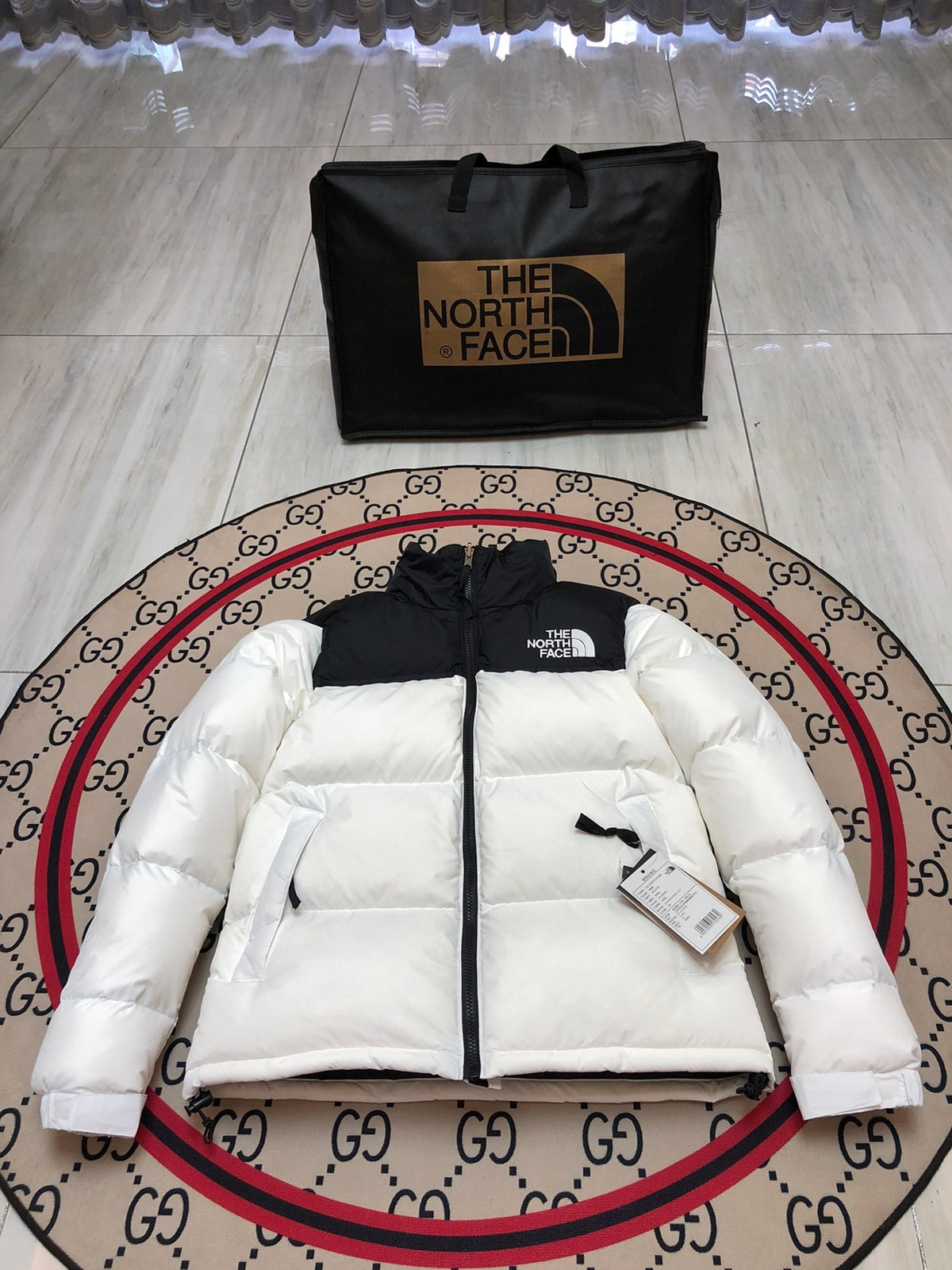 The North Face Men's White 700-Fill Nuptse Down Jacket – Contrast Black Collar Classic Wide-Baffle Puffer