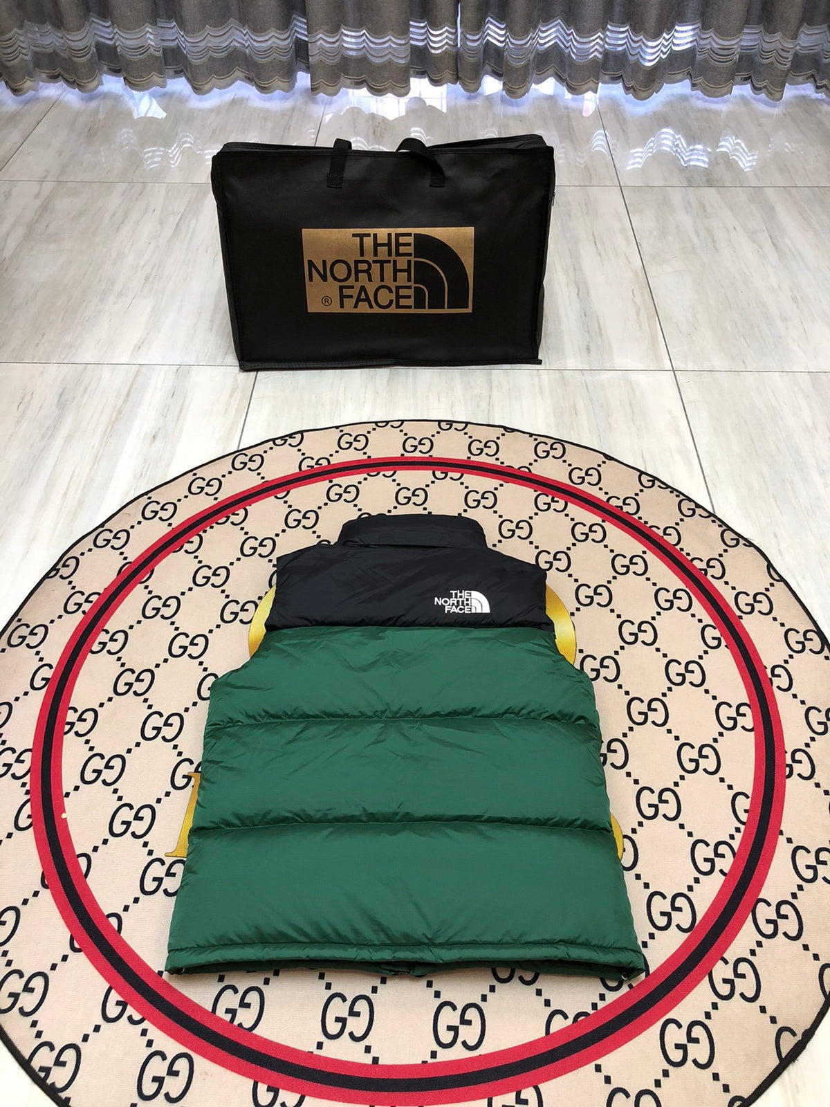The North Face Men's Green Down Vest – 1996 Retro Nuptse Sleeveless Puffer Jacket