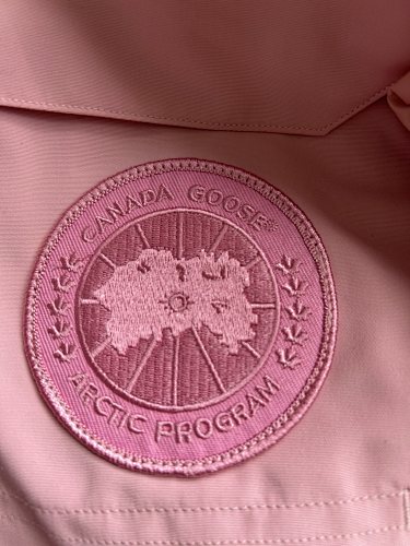 Canada Goose Women's Dusty Pink Hooded Puffer Jacket – Tonal Badge & Flap Pockets