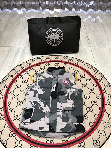 Canada Goose Men's Grey Camo Down Vest – Garson Sleeveless Puffer Jacket
