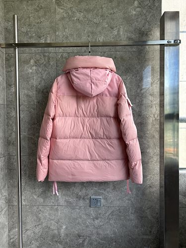 Canada Goose Women's Dusty Pink Hooded Puffer Jacket – Tonal Badge & Flap Pockets