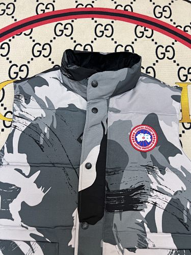 Canada Goose Men's Grey Camo Down Vest – Garson Sleeveless Puffer Jacket