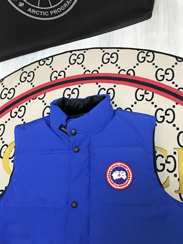 Canada Goose Men's Royal Blue Down Vest – Garson Sleeveless Puffer Jacket