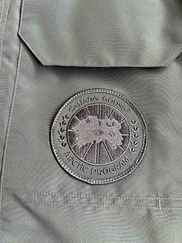 Canada Goose Women's Charcoal Grey Hooded Puffer Jacket – Tonal Badge & Flap Pockets