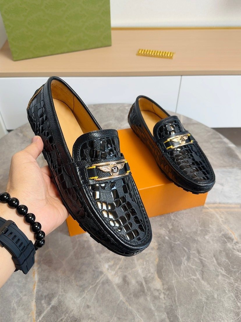 Men's Black Embossed Buckle Loafers