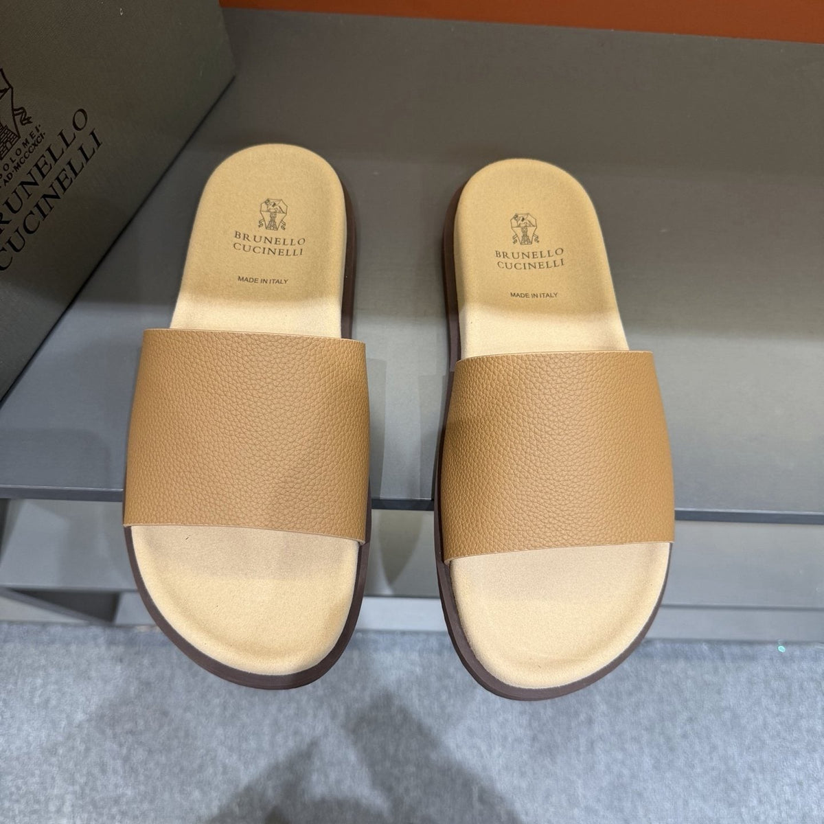 Brunello Cucinelli Men's Wide-Strap Slide Sandals - Light-Toned Footbed